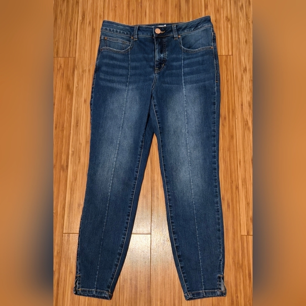 NWOT Maurices Everflex Blue Jeans